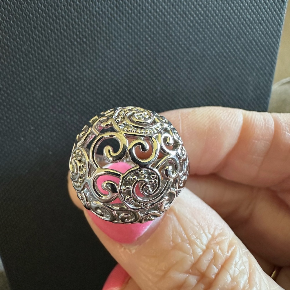 Elegant Silver Filigree Ring